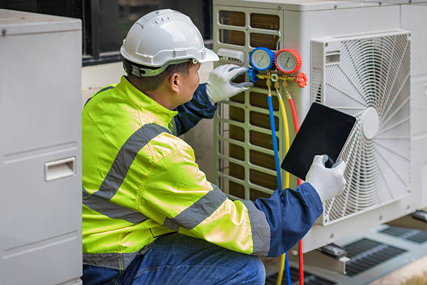 Professional Hvac technician working in Fredonia, WI